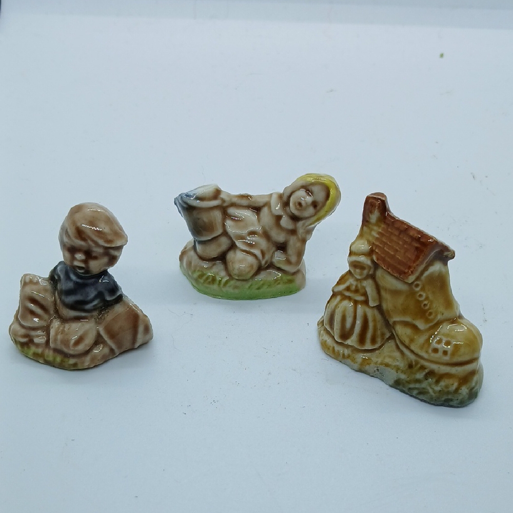 Ceramic Kids Figurine Set - Brown and Green